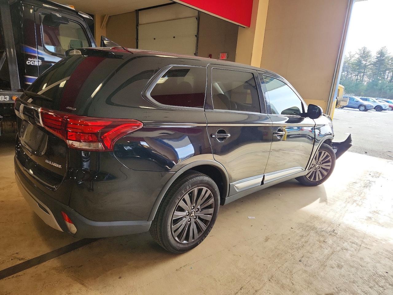2019 Mitsubishi Outlander Se - Image 3