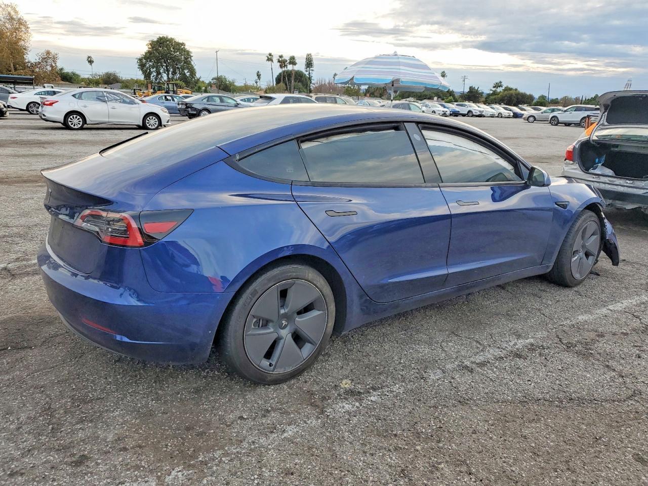 2023 Tesla Model 3 - Фото 3
