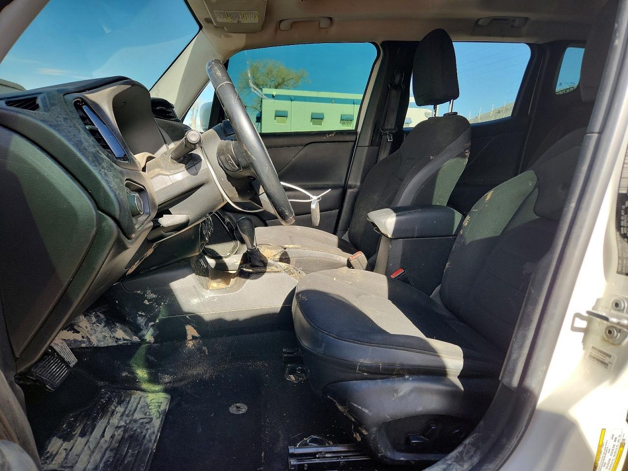 2017 Jeep Renegade Latitude - Image 7