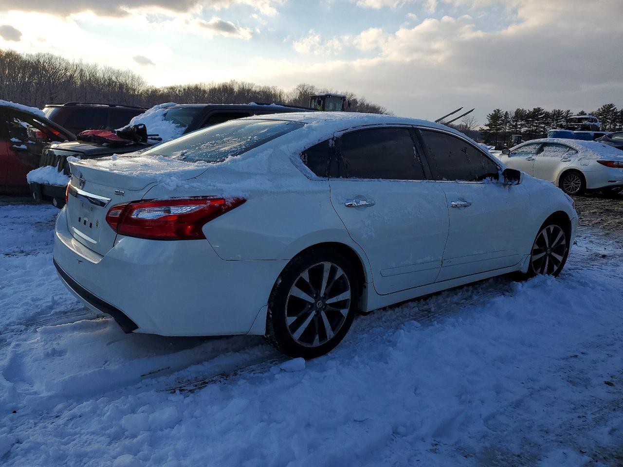 2016 Nissan Altima 2.5 - Фото 3
