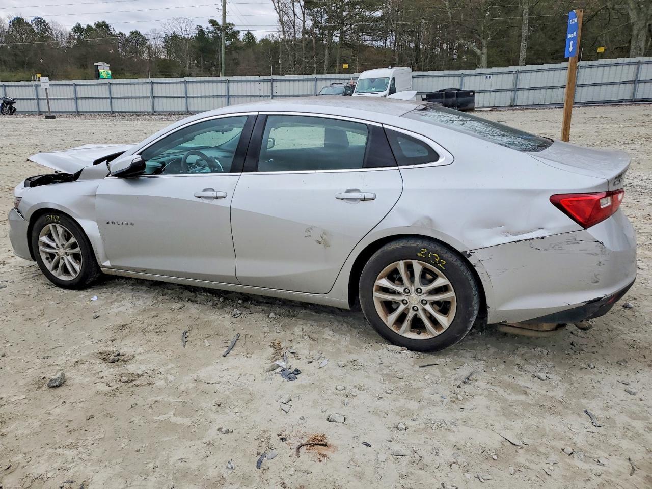 2017 Chevrolet Malibu Lt - Фото 2