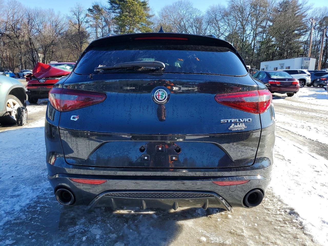 2022 Alfa Romeo Stelvio Ti - Фото 6