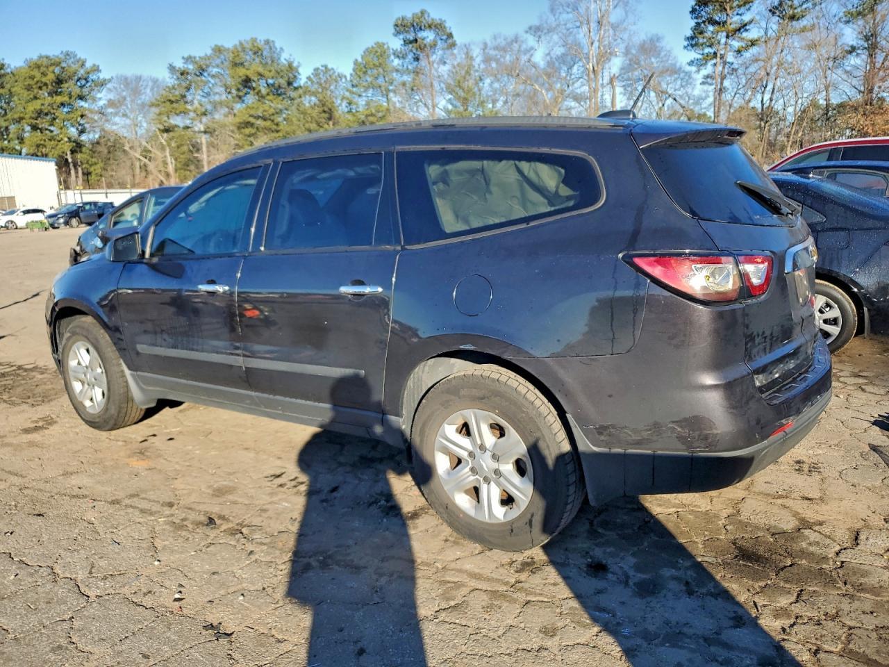 2016 Chevrolet Traverse Ls - Image 2