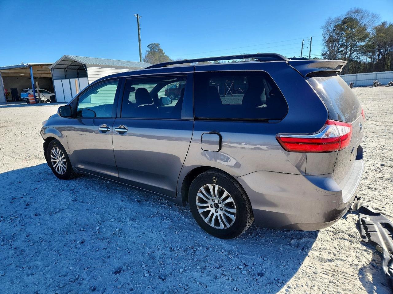 2015 Toyota Sienna Xle - Фото 2