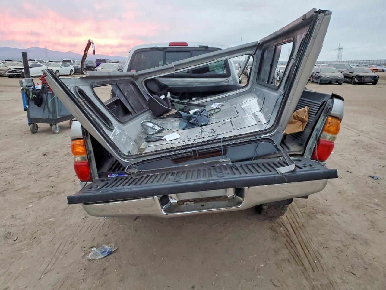 2004 Toyota Tacoma Xtracab Prerunner - Image 6