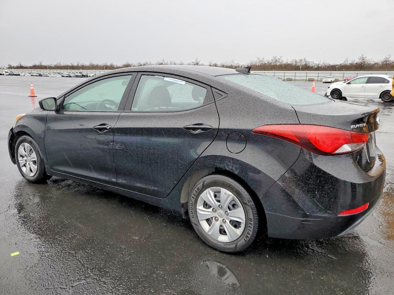 2016 Hyundai Elantra Se - Фото 2