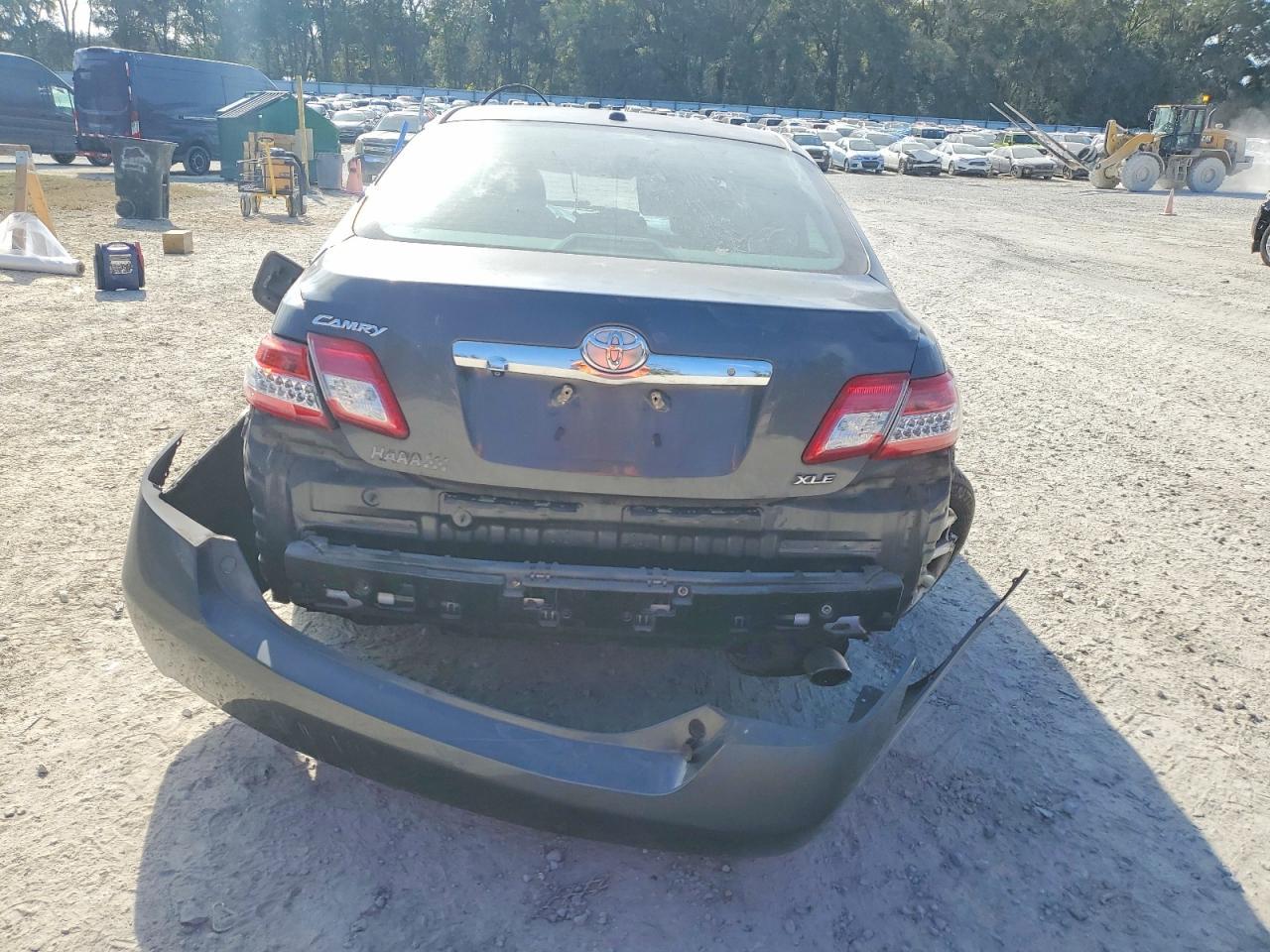 2011 Toyota Camry Xle - Фото 6