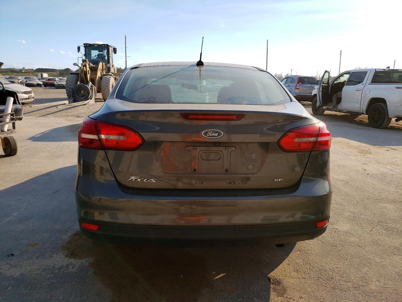 2017 Ford Focus Se - Фото 6