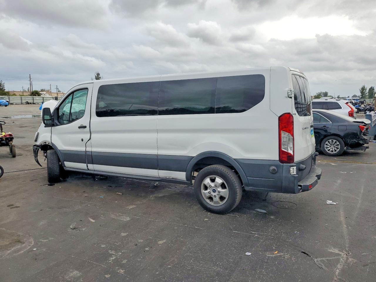 2017 Ford Transit T-350 - Фото 2