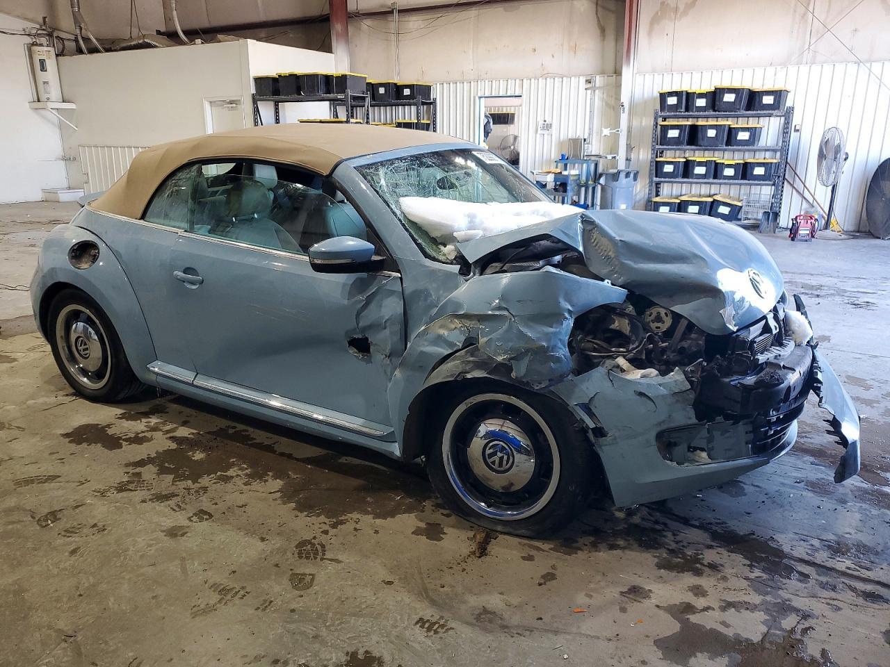2013 Volkswagen Beetle - Фото 4
