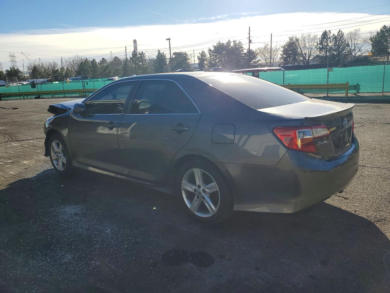 2014 Toyota Camry Se - Фото 2