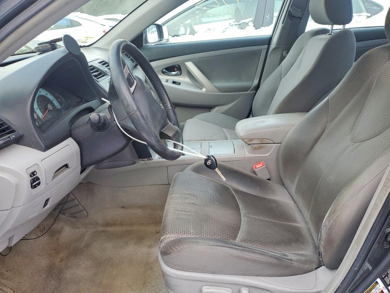 2010 Toyota Camry Base - Фото 7