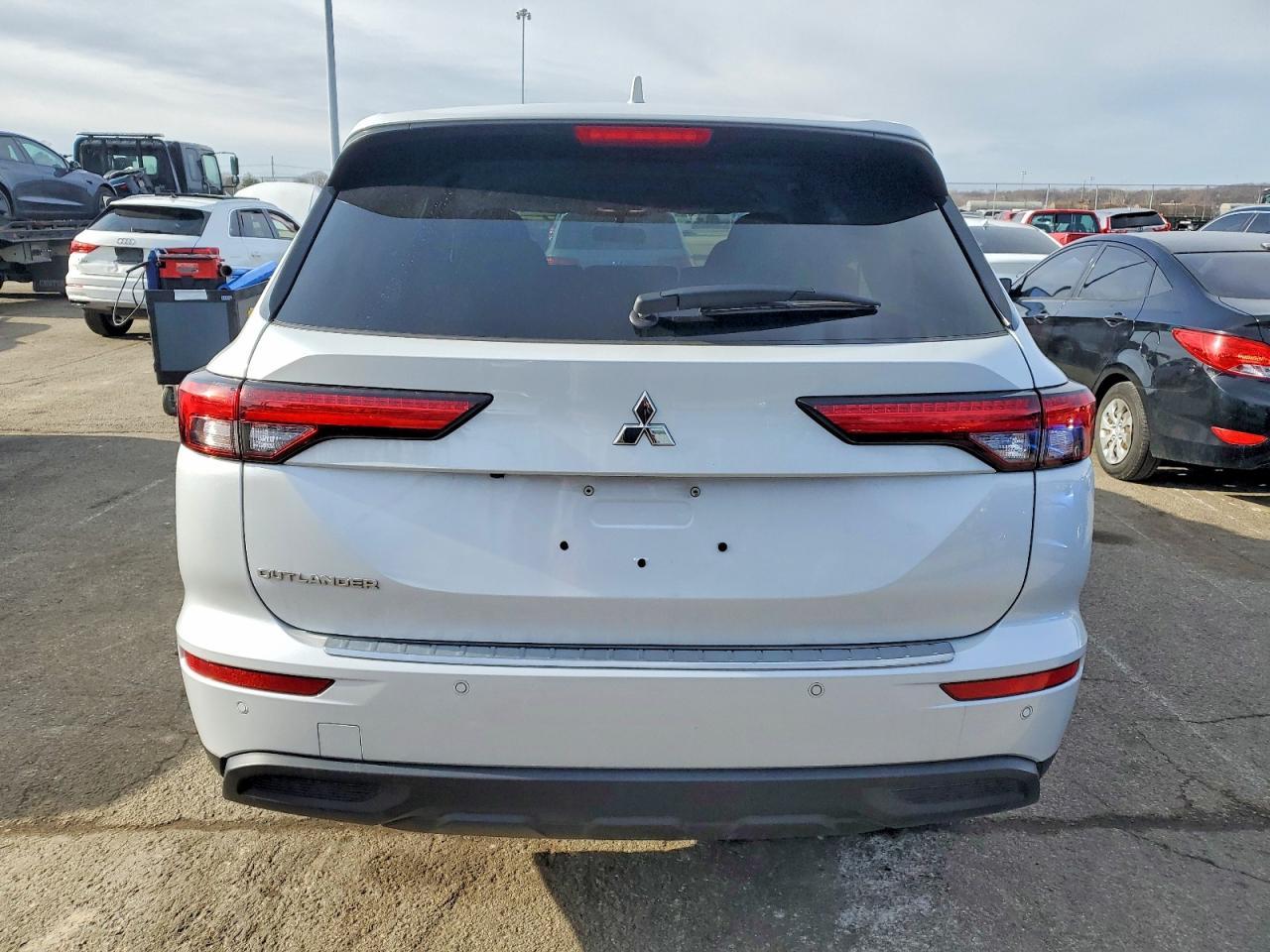 2024 Mitsubishi Outlander Es - Фото 6