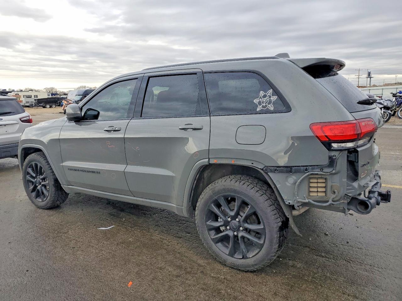 2021 Jeep Grand Cherokee Laredo - Image 2
