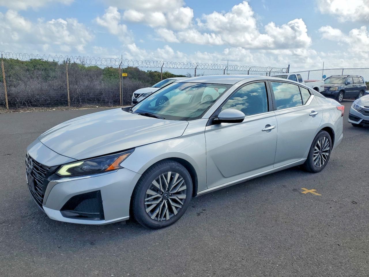 2023 Nissan Altima Sv