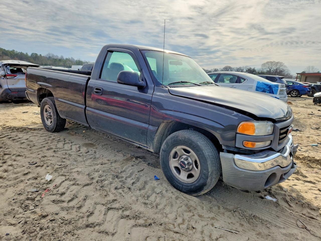 2004 GMC New Sierra C1500 - Фото 4