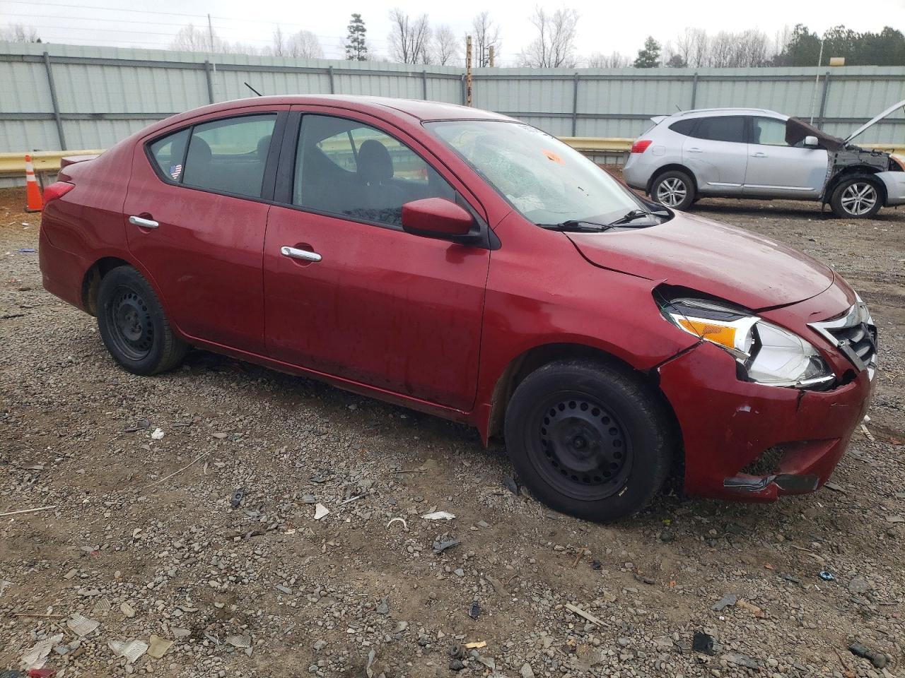 2018 Nissan Versa S - Фото 4