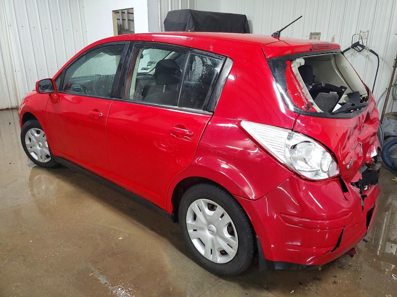 2011 Niss Versa - Фото 2