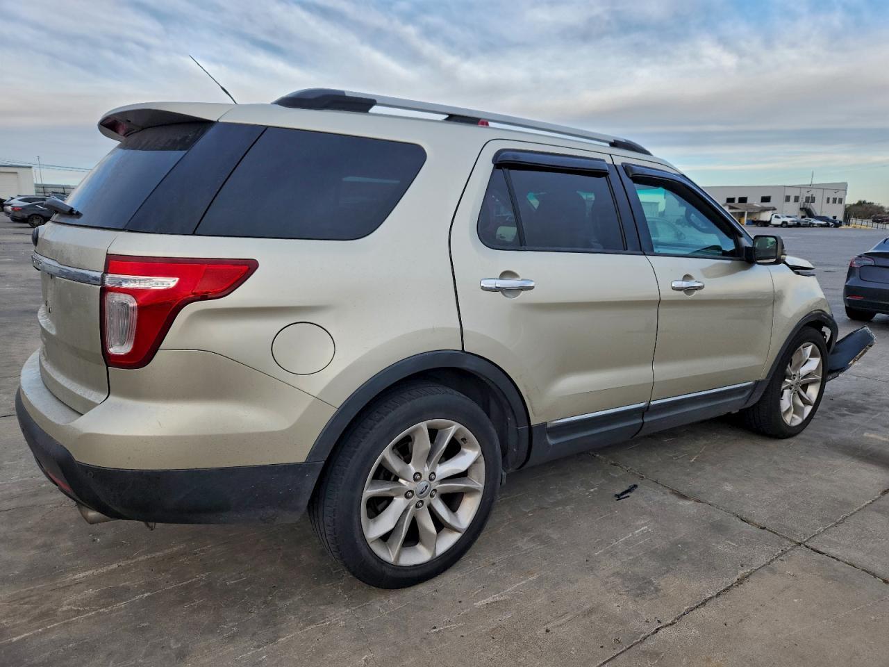 2011 Ford Explorer Xlt - Image 3