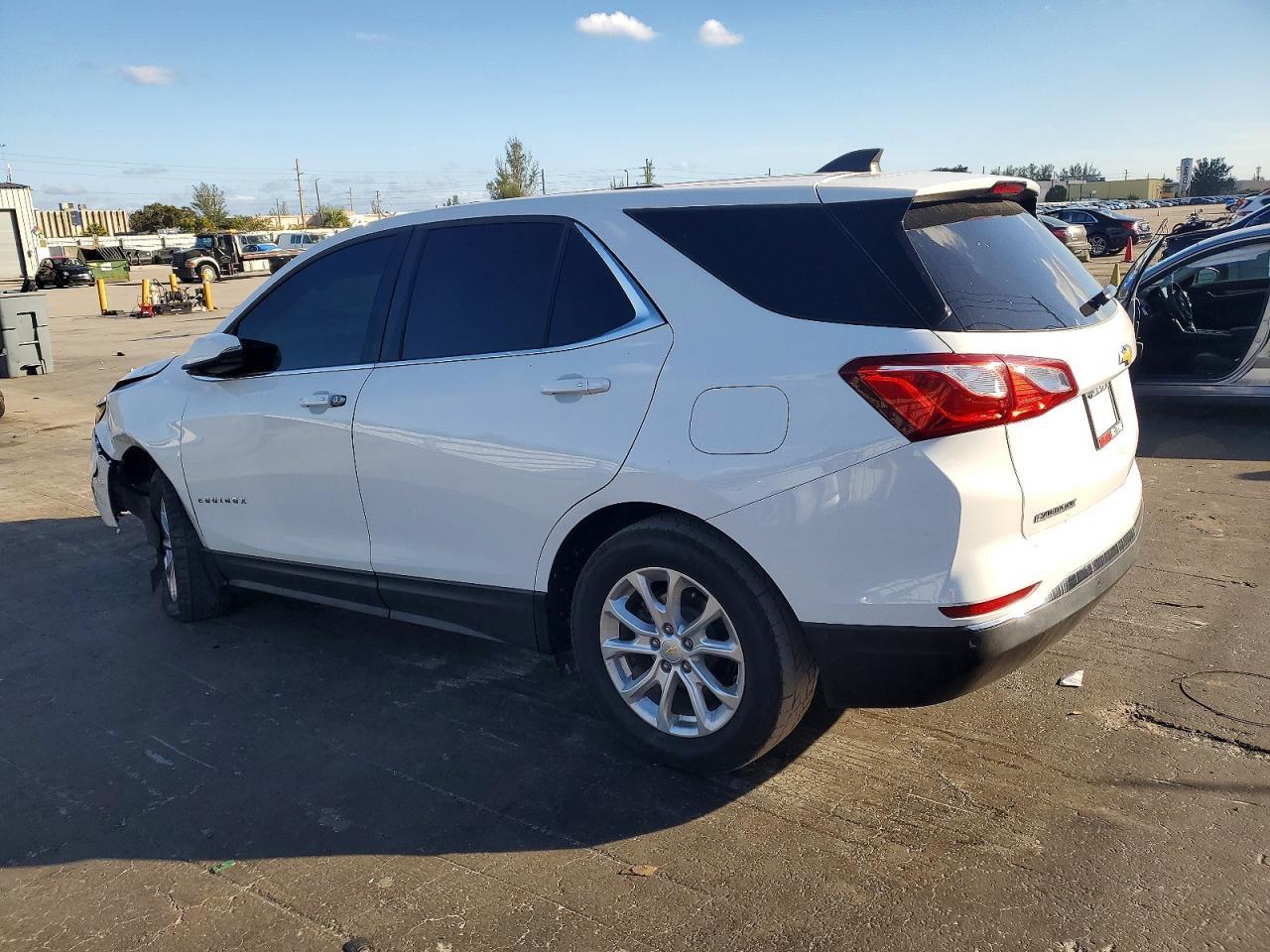 2018 Chevrolet Equinox Lt - Фото 2