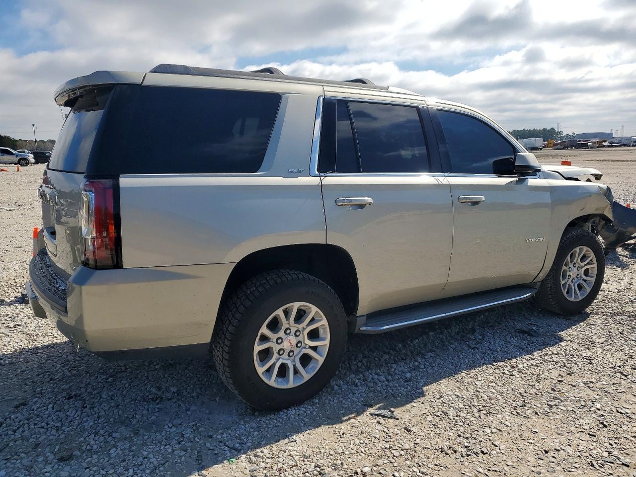 2015 GMC Yukon Slt - Фото 3
