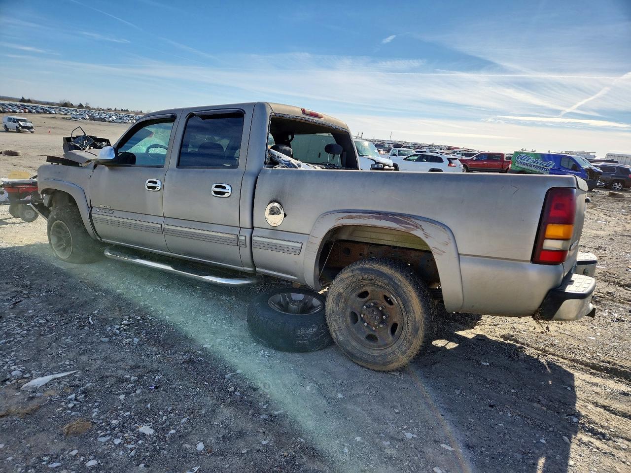 2001 Chevrolet Silverado C2500 Heavy Duty - Image 2