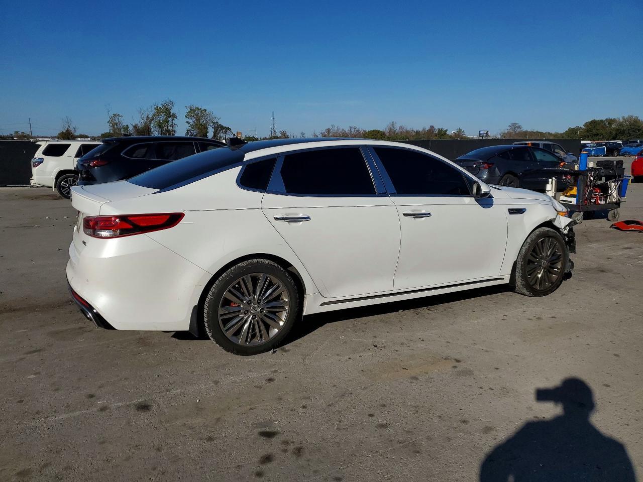 2017 Kia Optima Sxl Turbo - Image 3