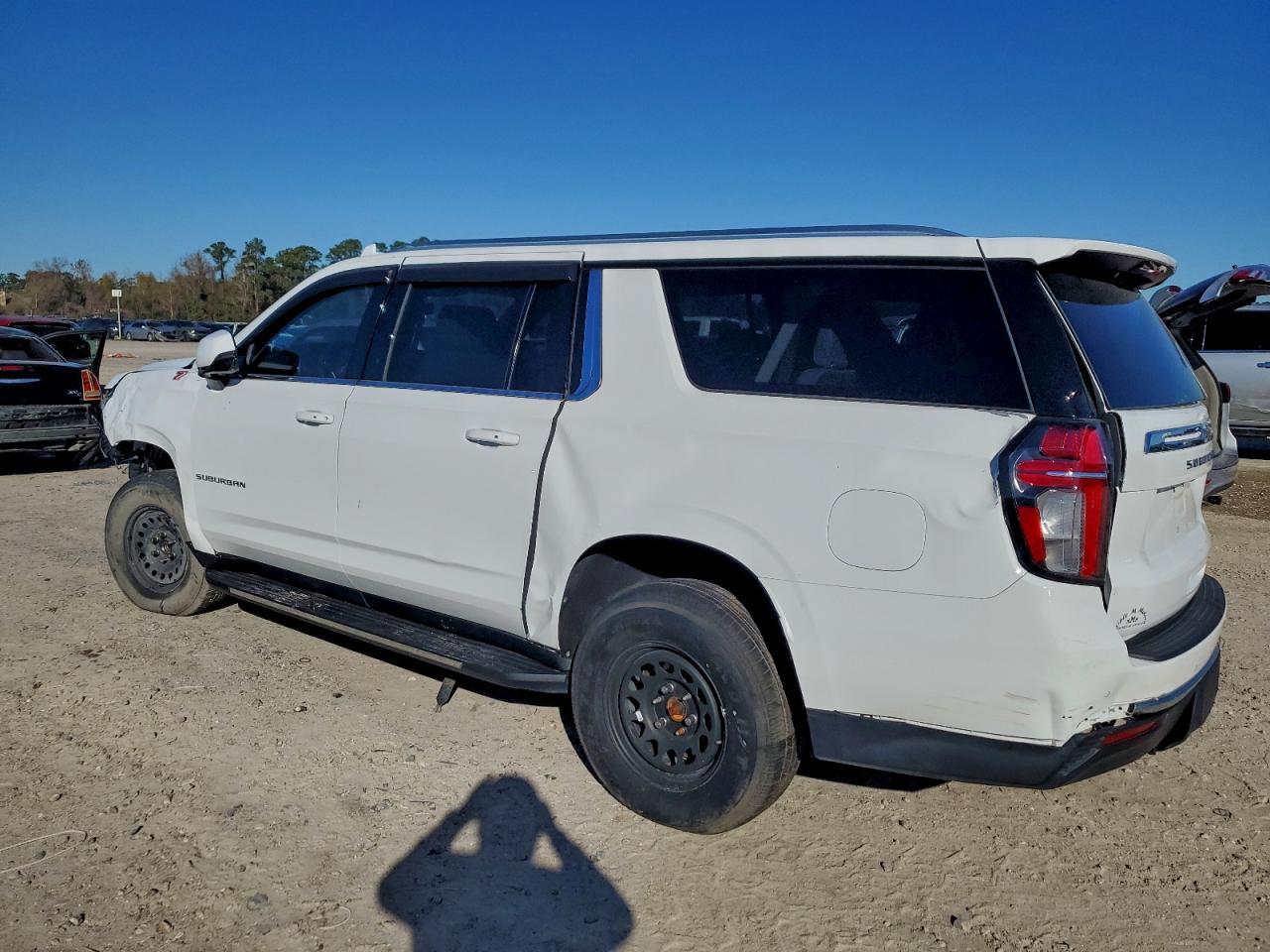 2022 Chevrolet Suburban C1500 Lt - Image 2