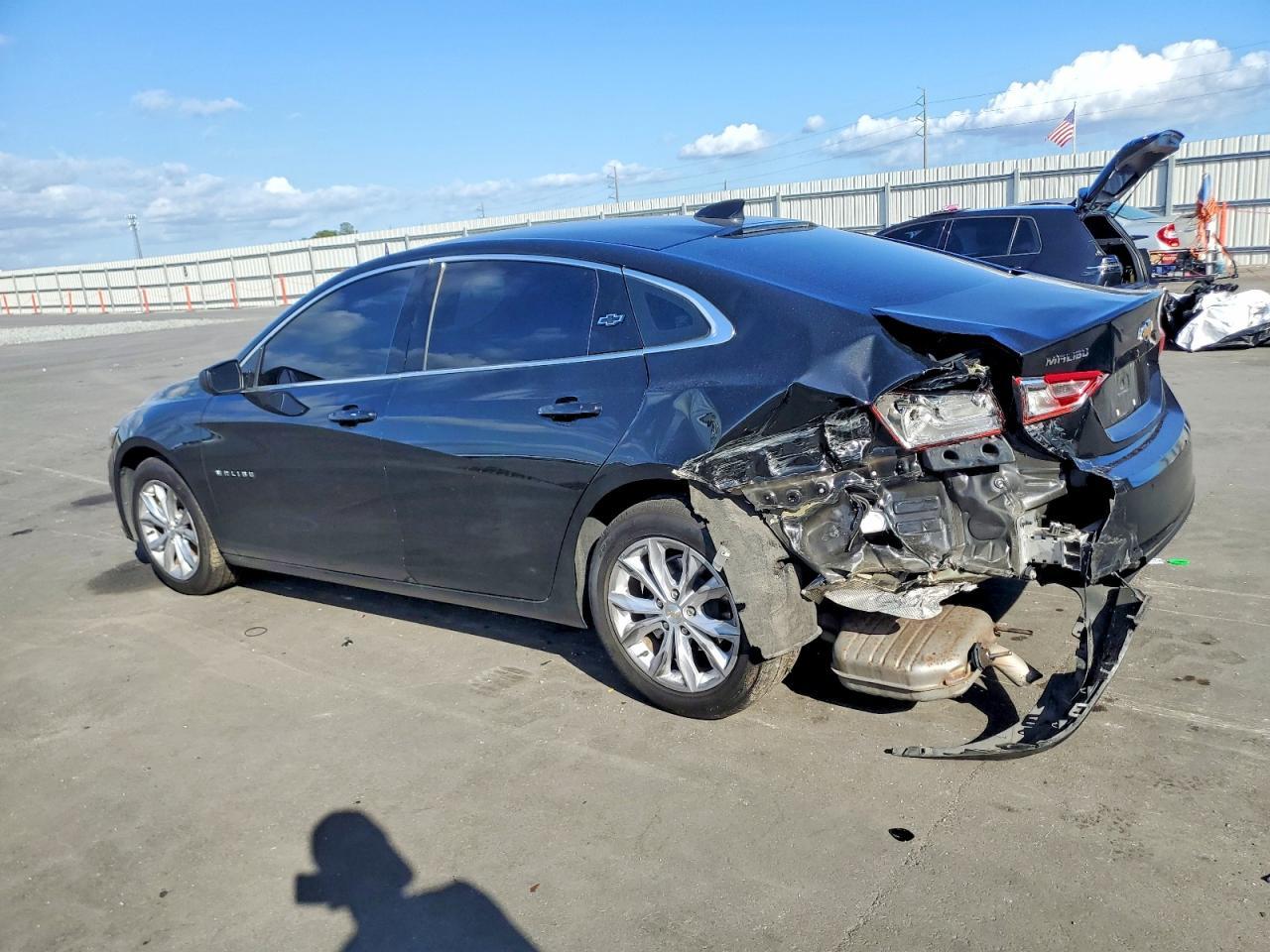 2023 Chevrolet Malibu - Image 2