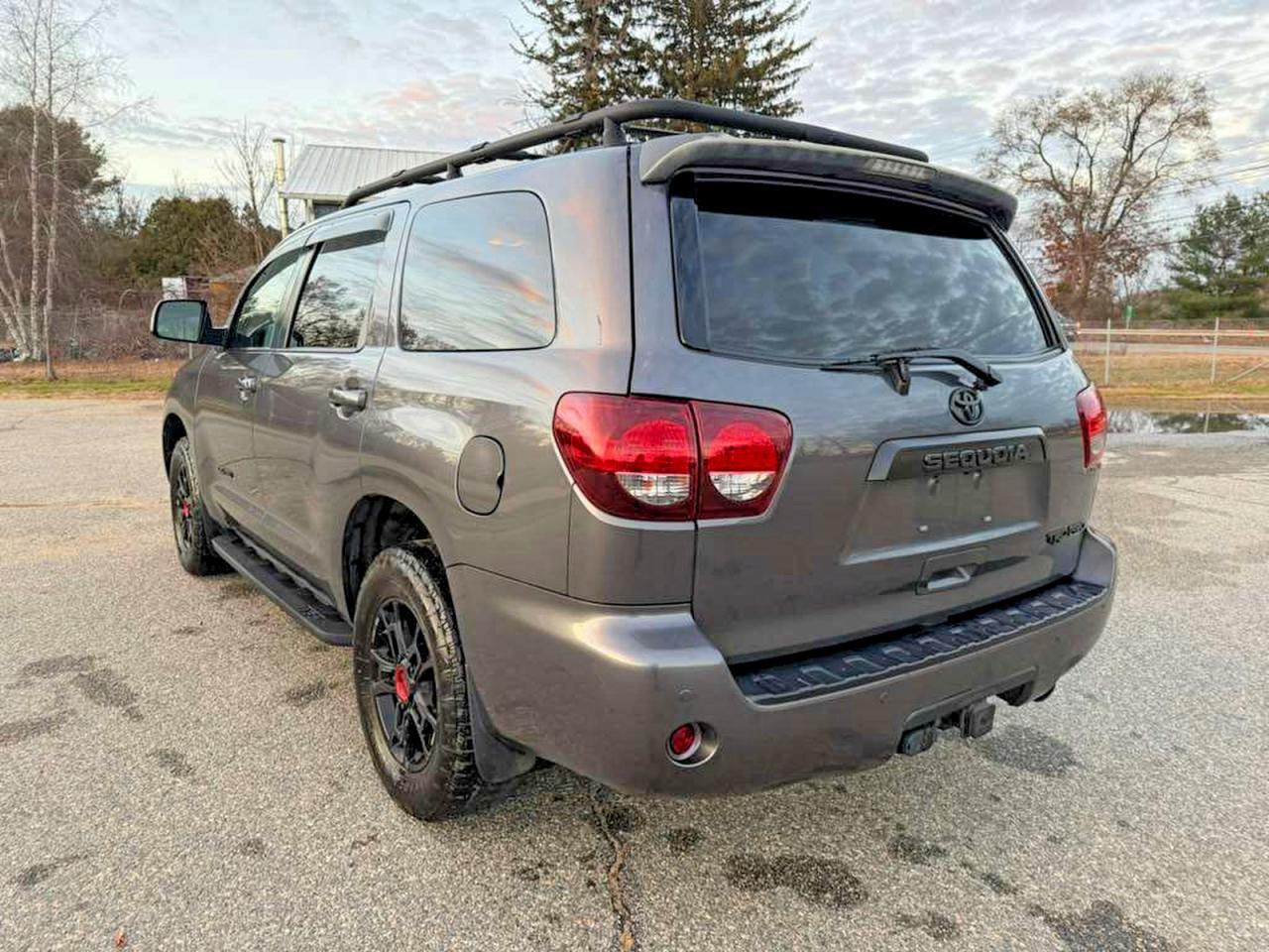 2021 Toyota Sequoia Sr5 - Image 4