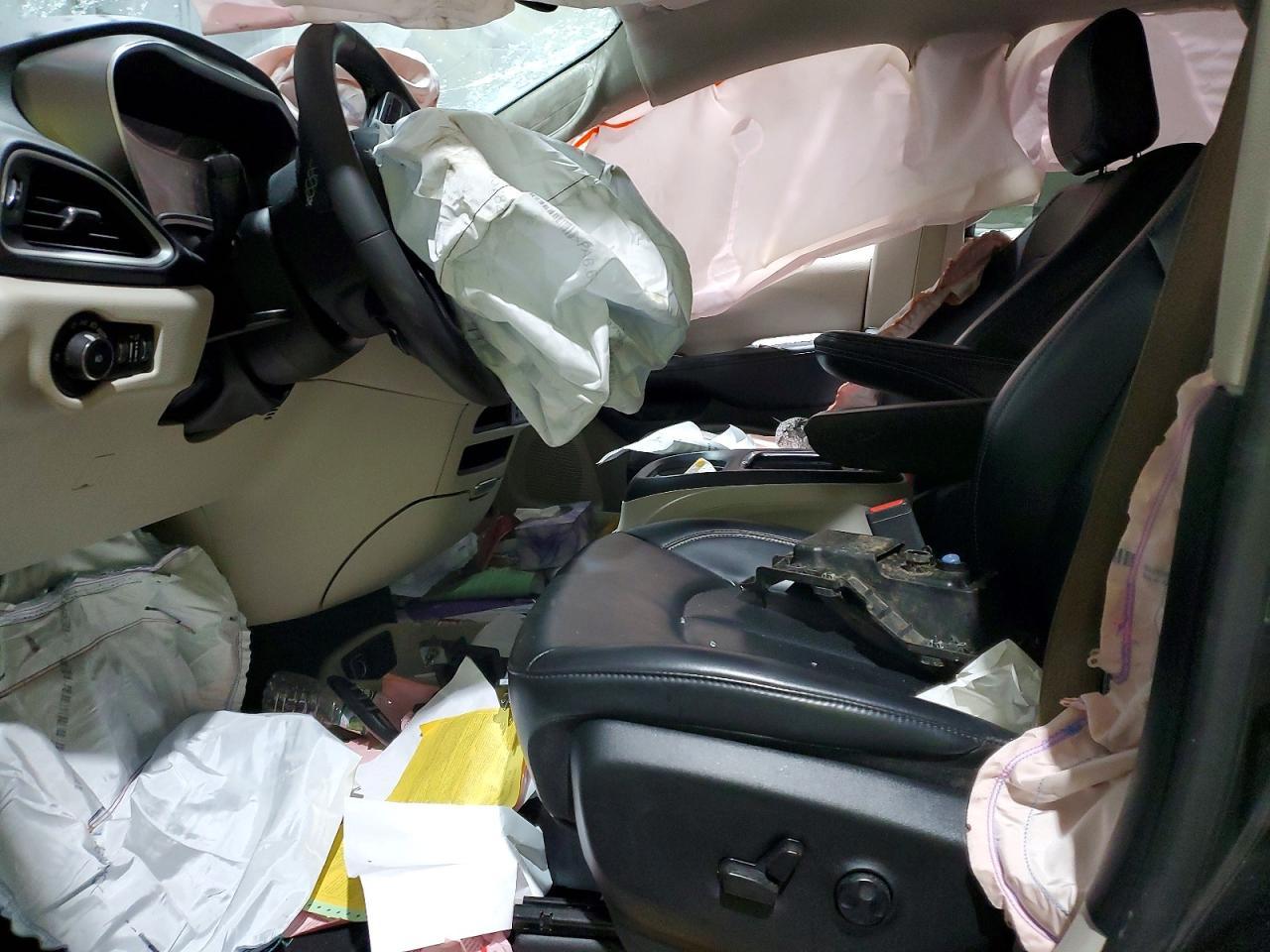 2023 Chrysler Pacifica Touring L - Image 7