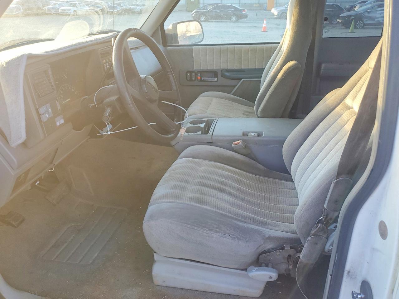 1994 Chevrolet Gmt-400 C1500 - Image 7