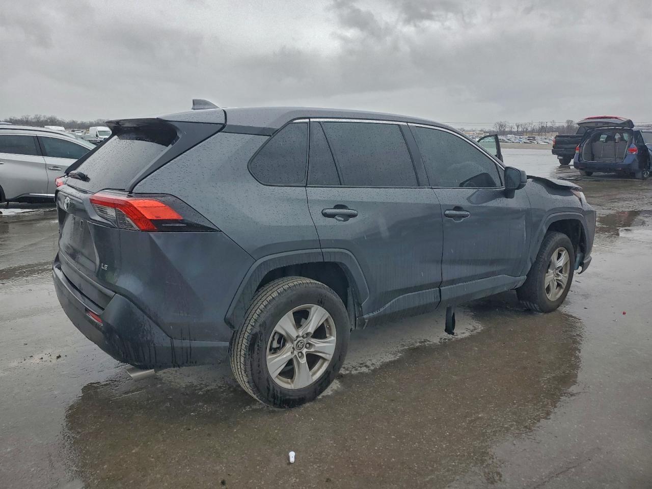 2024 Toyota Rav4 Le - Image 3