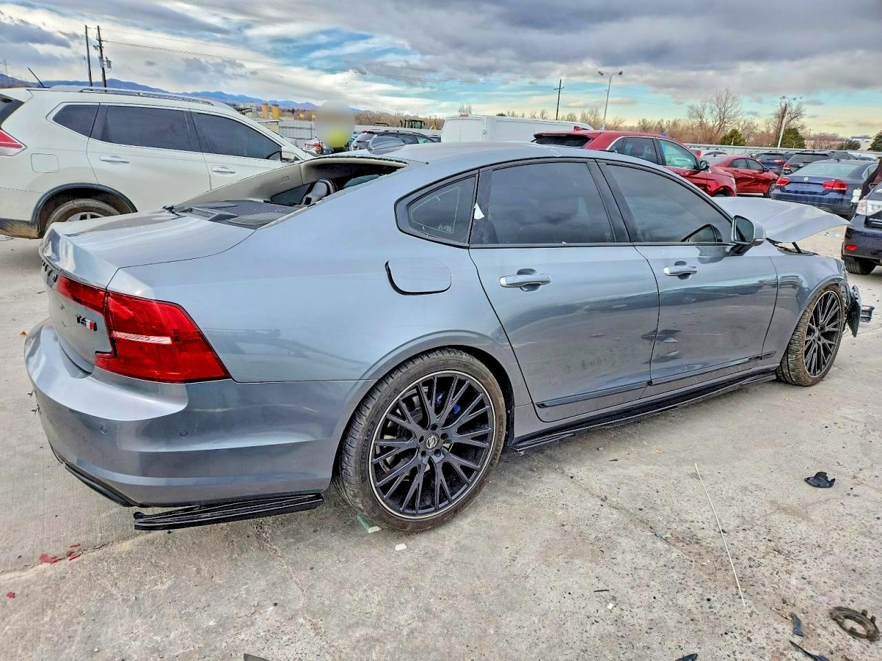 2017 Volvo S90 - Фото 3