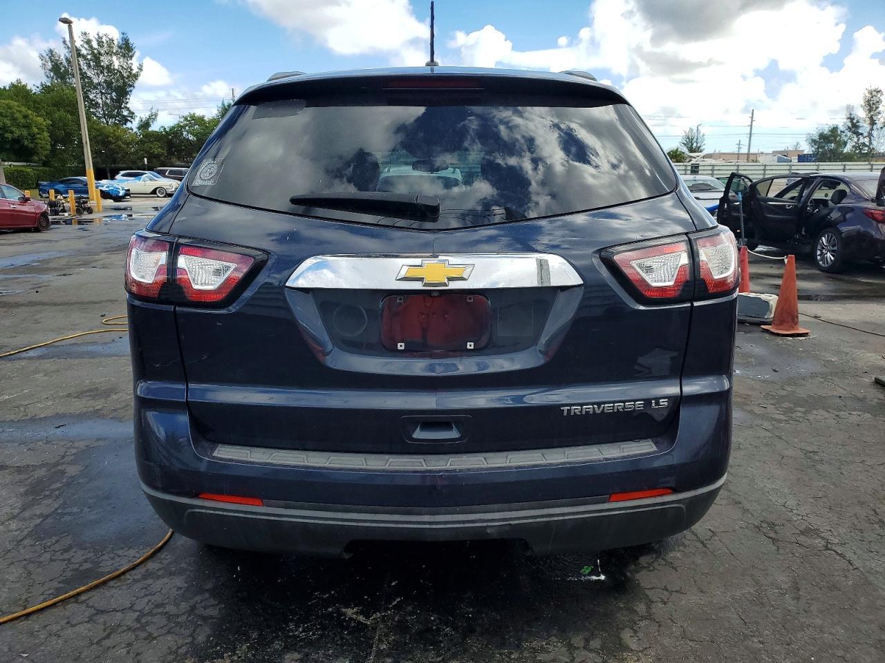 2015 Chevrolet Traverse Ls - Фото 6