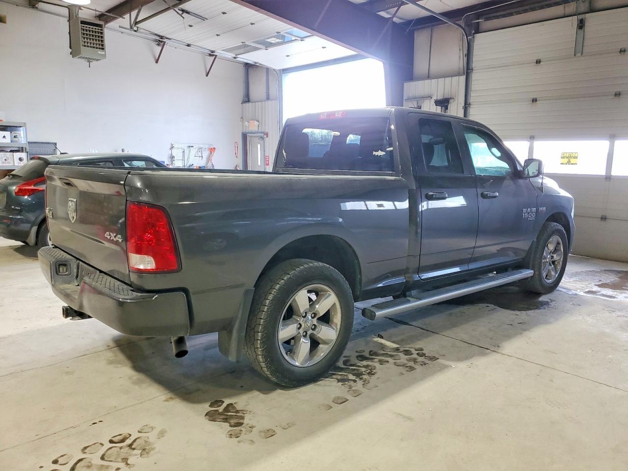 2019 Ram 1500 Classic Tradesman - Фото 3
