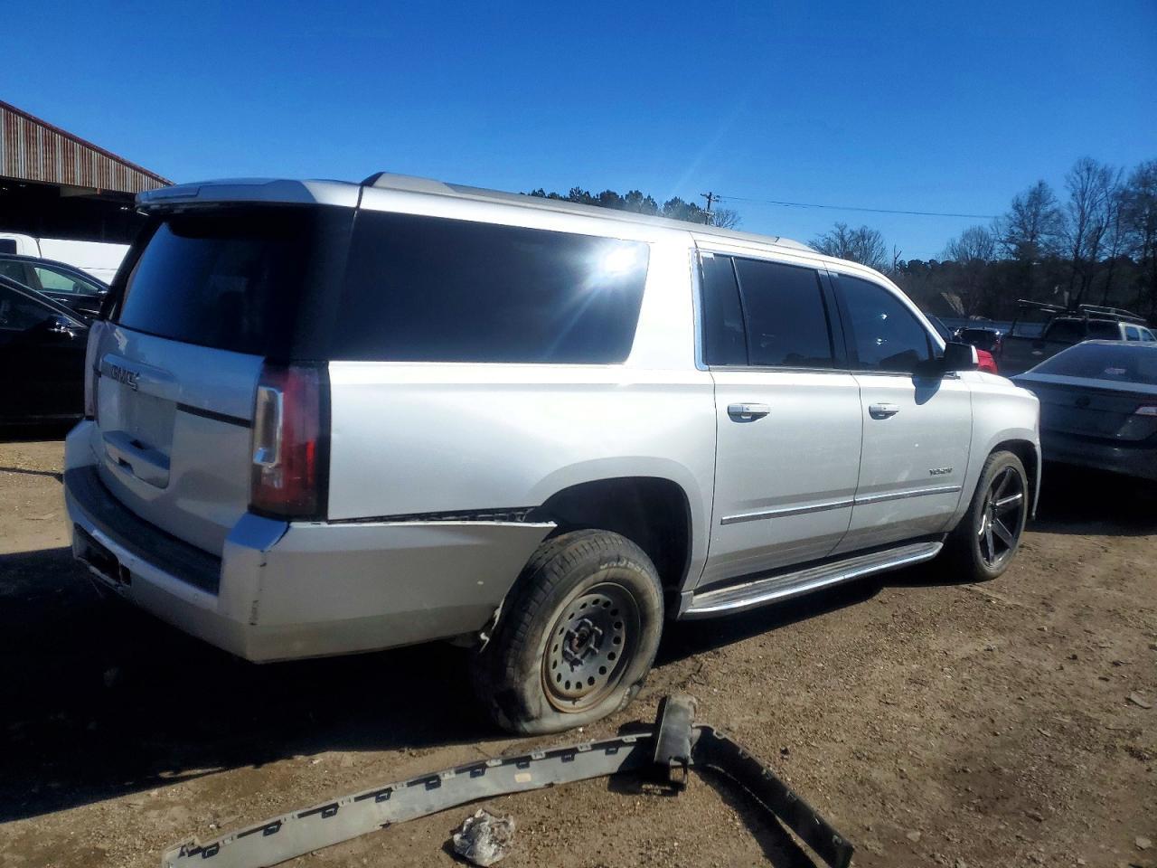 2017 GMC Yukon Xl K1500 Slt - Image 3