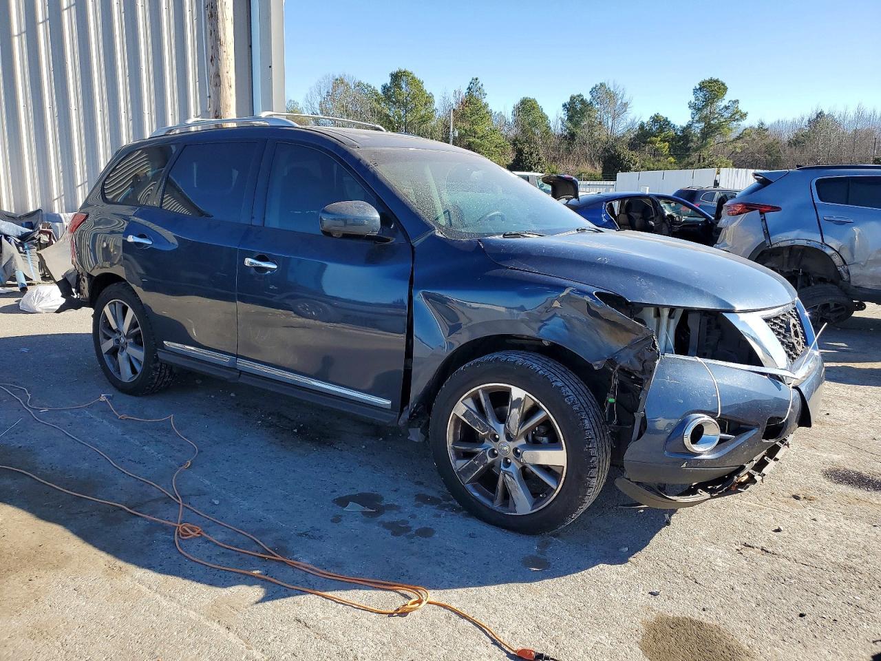 2013 Nissan Pathfinder S - Image 4