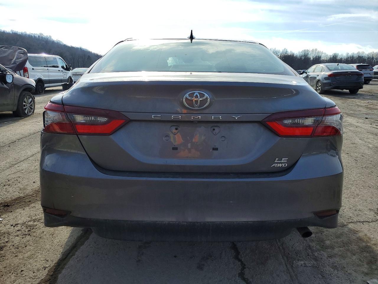 2022 Toyota Camry Le - Фото 6