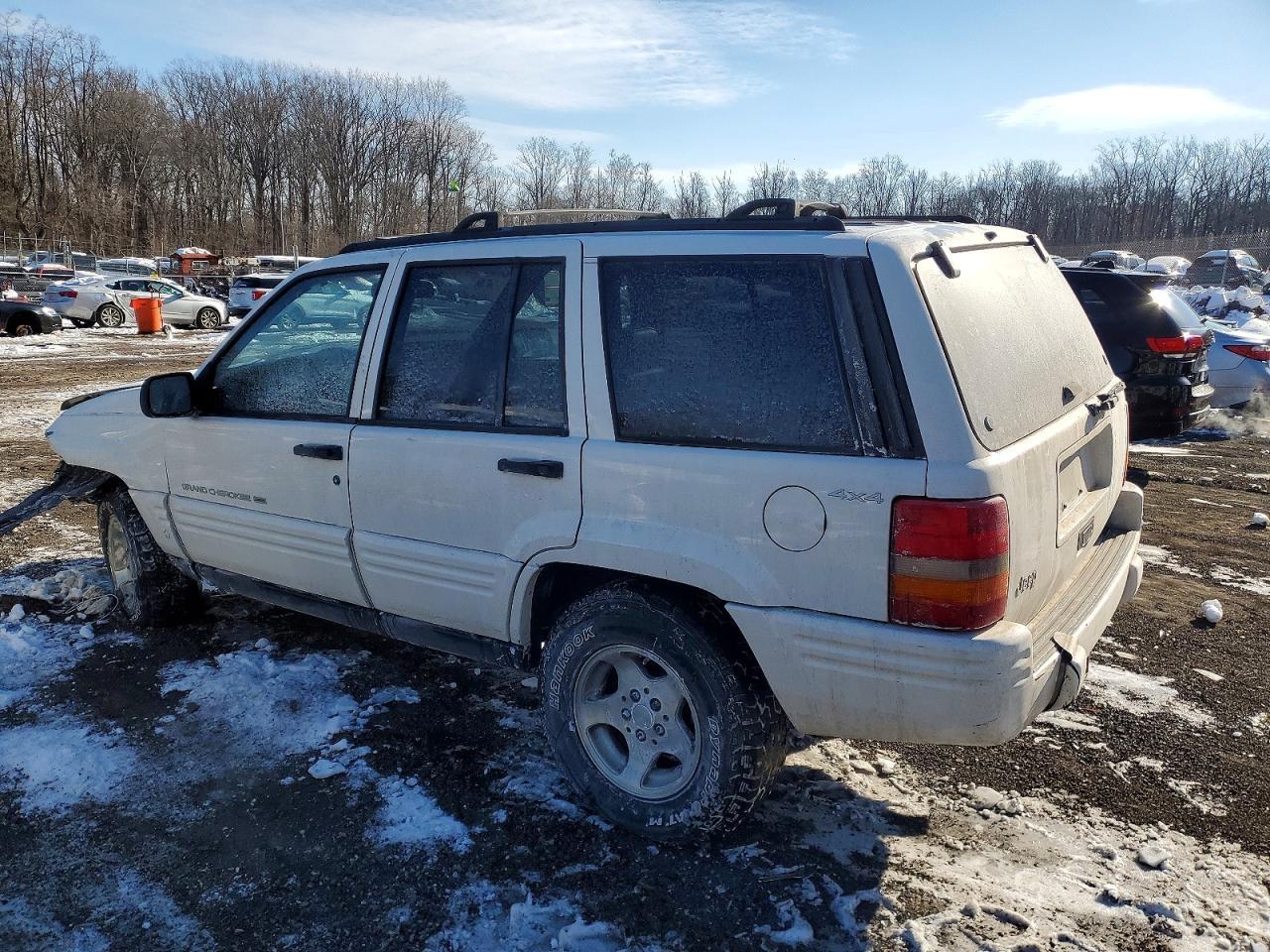 1998 Jeep Grand Cherokee Laredo - Image 2