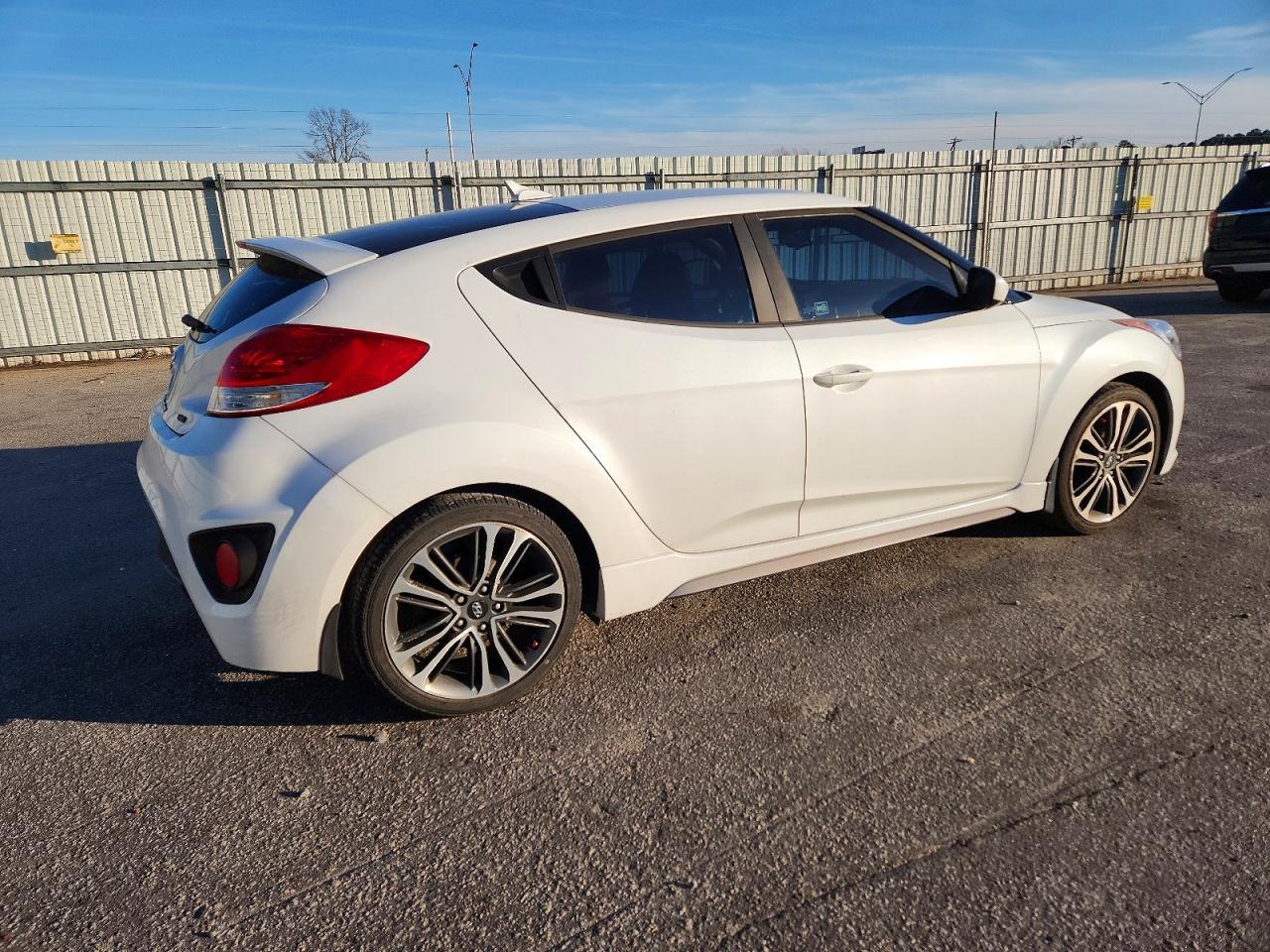 2016 Hyundai Veloster Turbo - Фото 3
