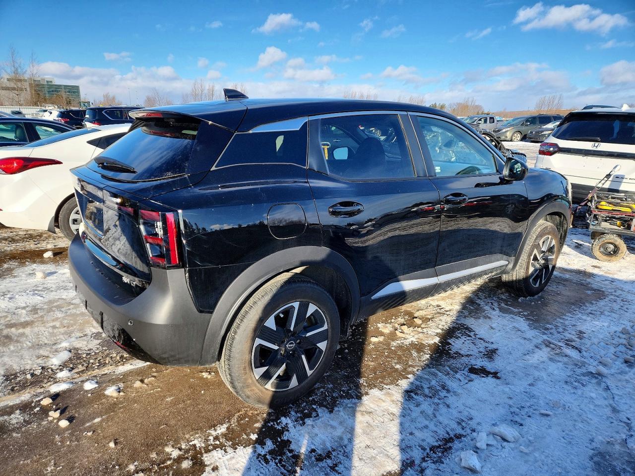 2025 Nissan Kicks Sv - Image 3