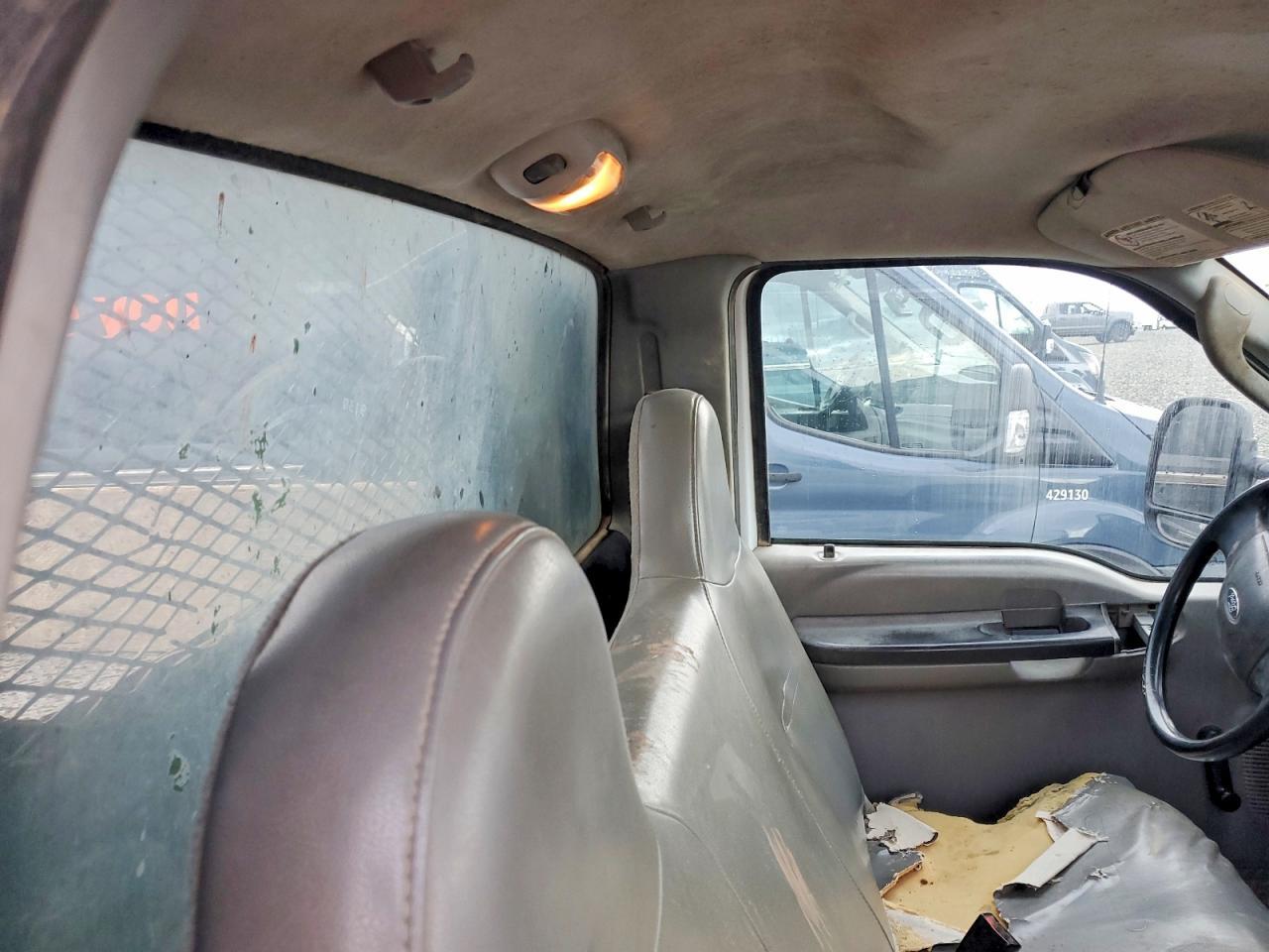2005 Ford F350 Flatbed Truck - Image 6