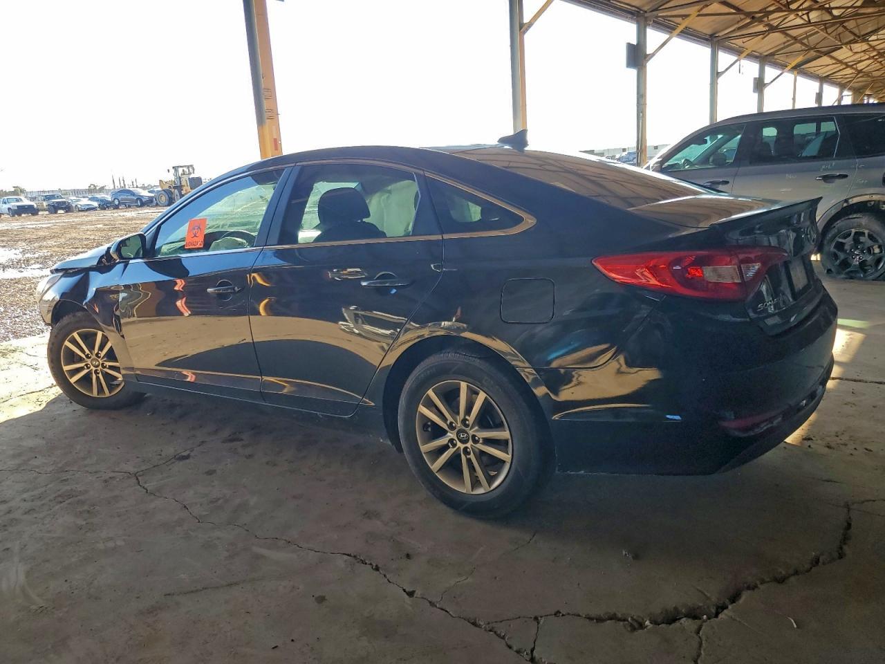 2016 Hyundai Sonata Se - Image 2