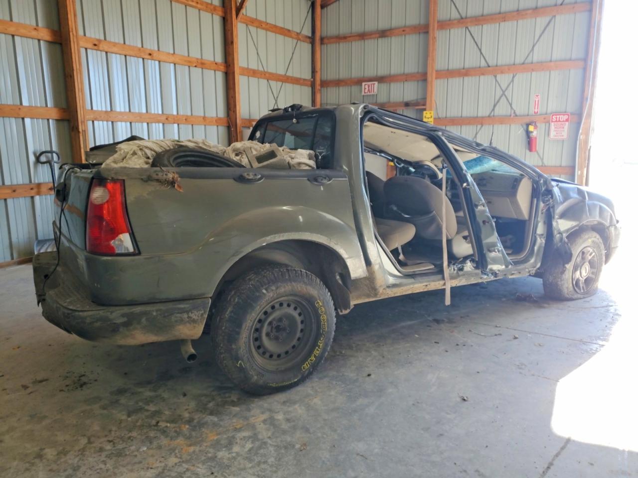 2003 Ford Explorer Sport Trac - Image 3