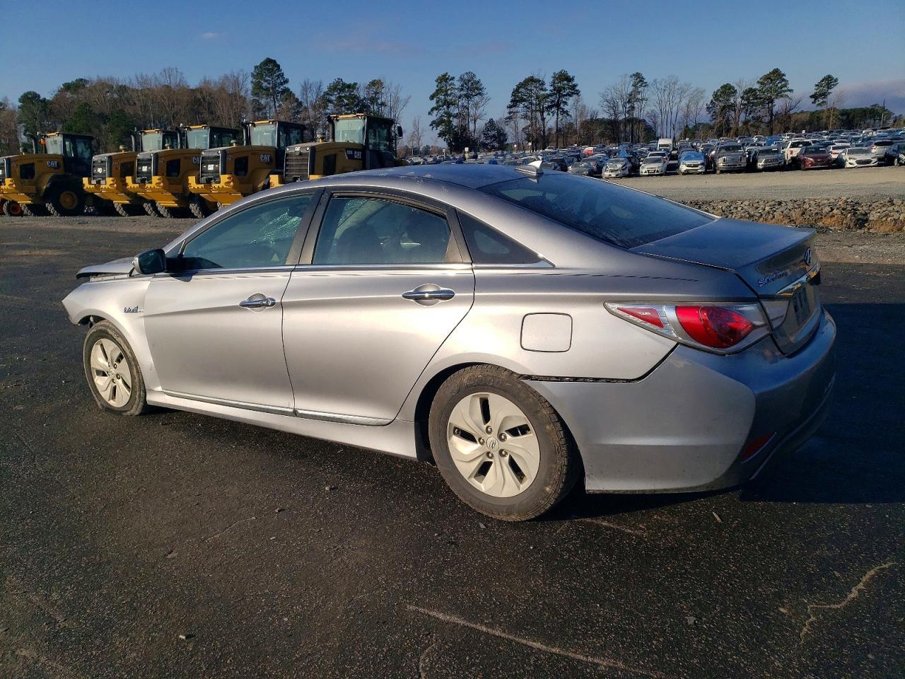 2014 Hyundai Sonata Hybrid - Image 2