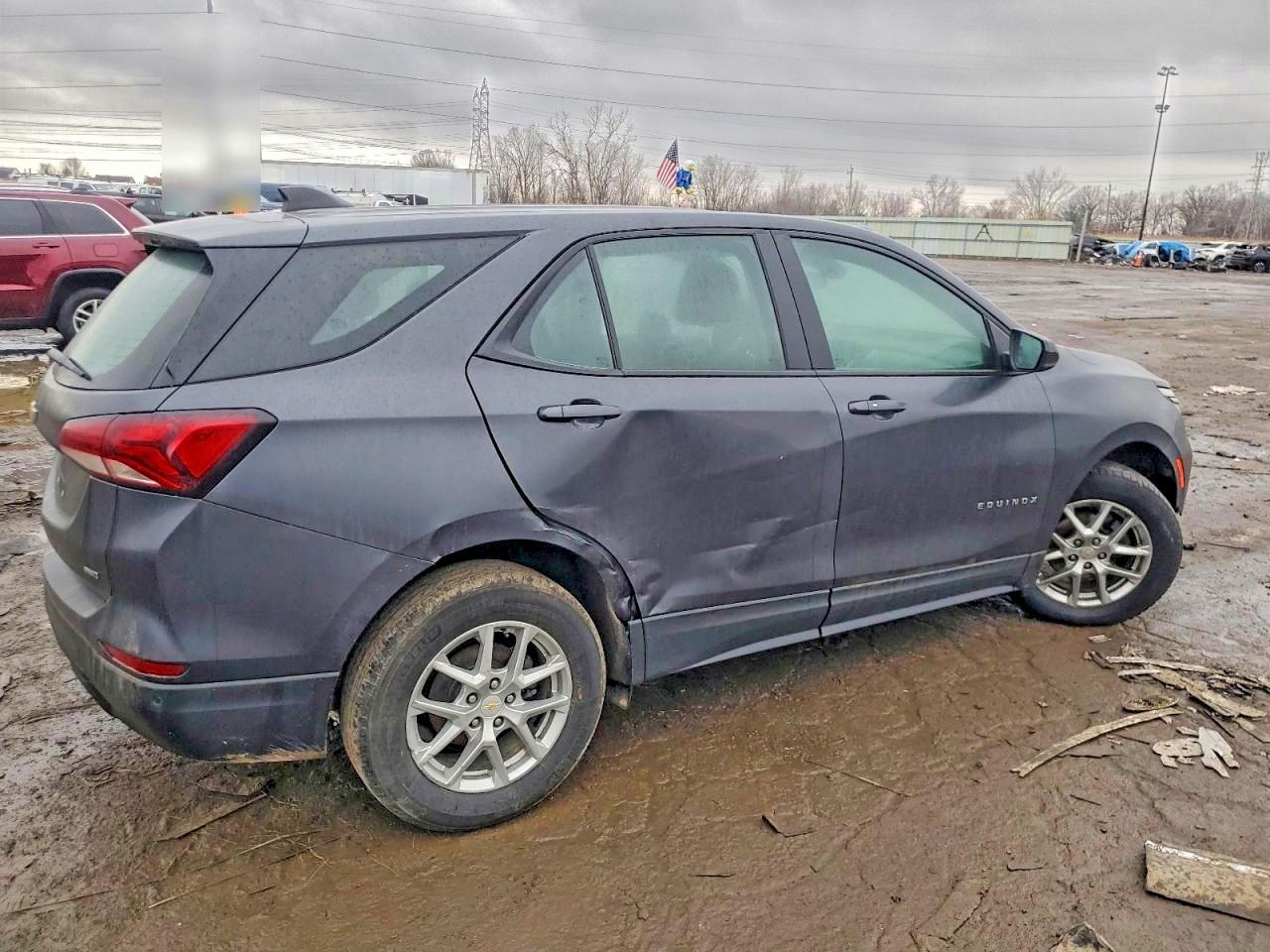 2022 Chevrolet Equinox Ls - Фото 3