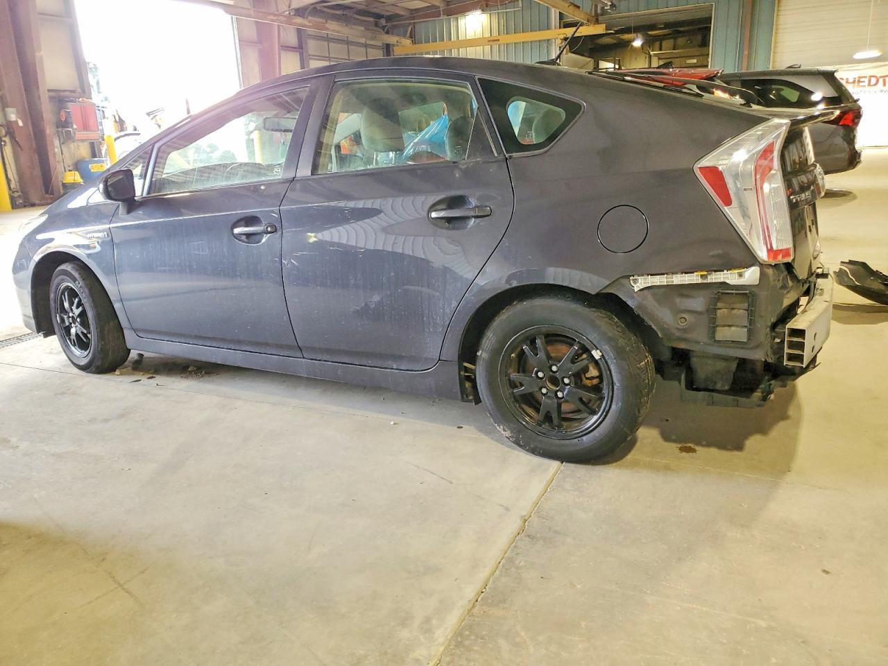 2013 Toyota Prius - Image 2