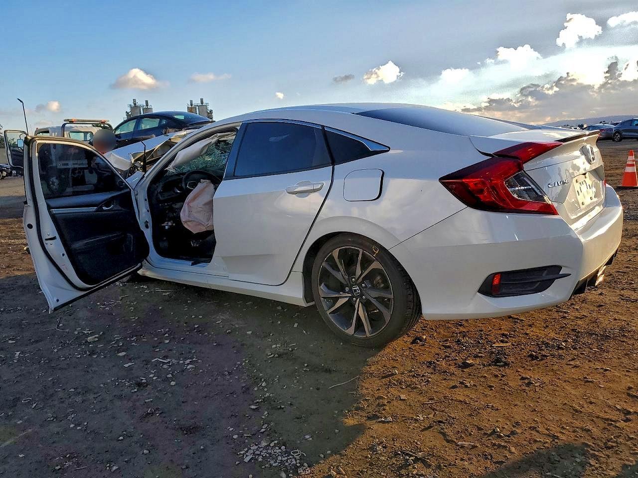 2019 Honda Civic Sport - Фото 2