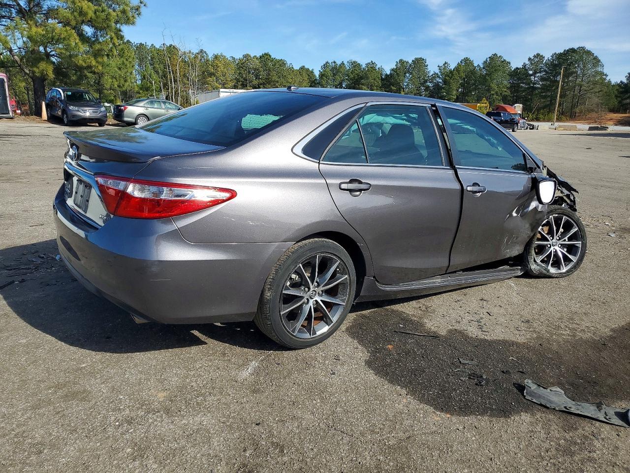 2015 Toyota Camry Xse - Фото 3